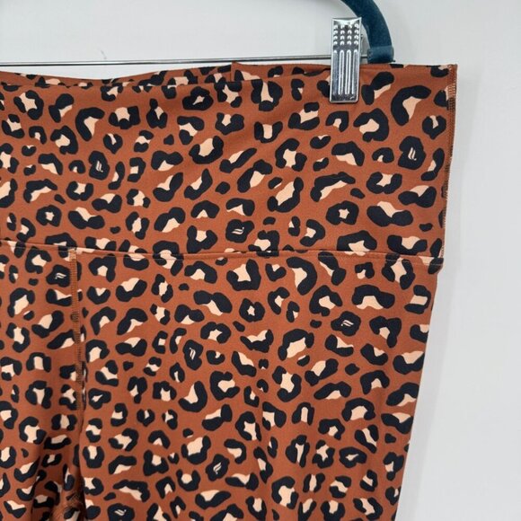 Fabletics Powerhold 1X 2X Leggings Ankle Length Women's Size Medium Leopard - Picture 2 of 10